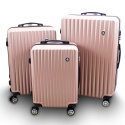 zestaw różowych walizek